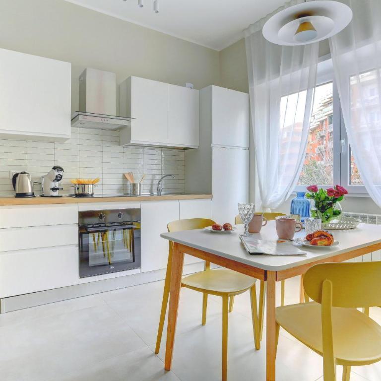 SAN GIOVANNI Appia Park - Modern apartment with Balcony - Metro A - 10 min City Center - Two-Bedroom Apartment - 28