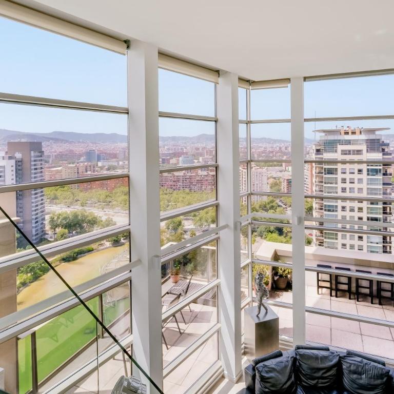 Penthouse Duplex with Epic Views - Apartamento - 60