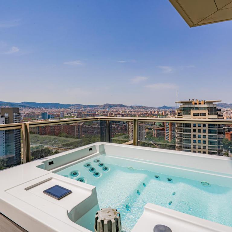 Penthouse Duplex with Epic Views - Apartamento - 24