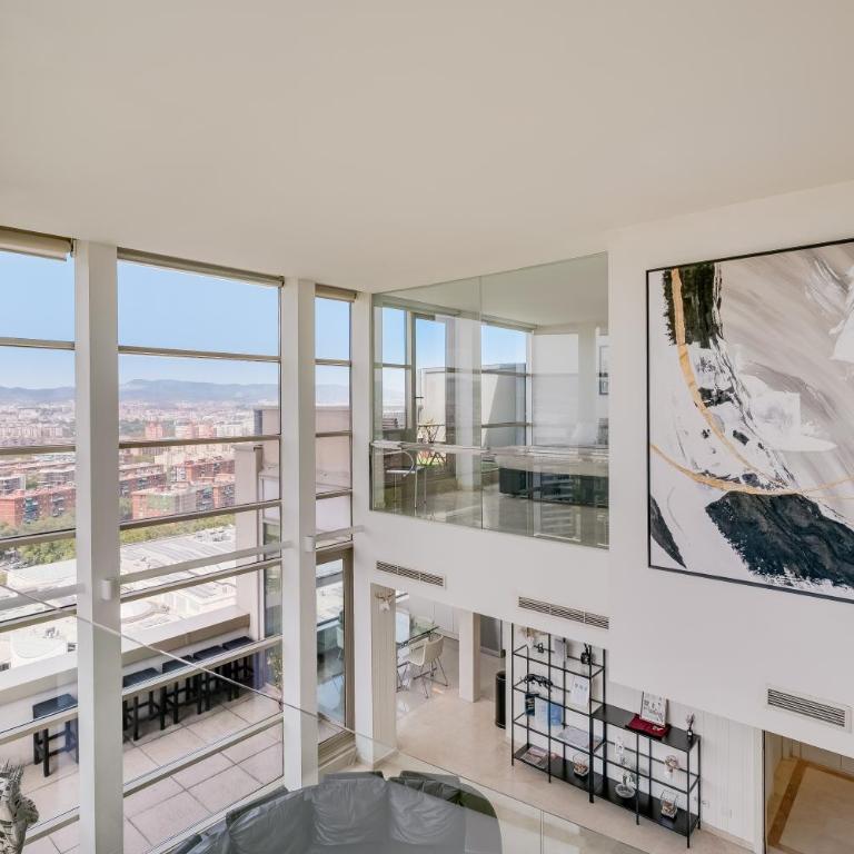 Penthouse Duplex with Epic Views - Apartamento - 64