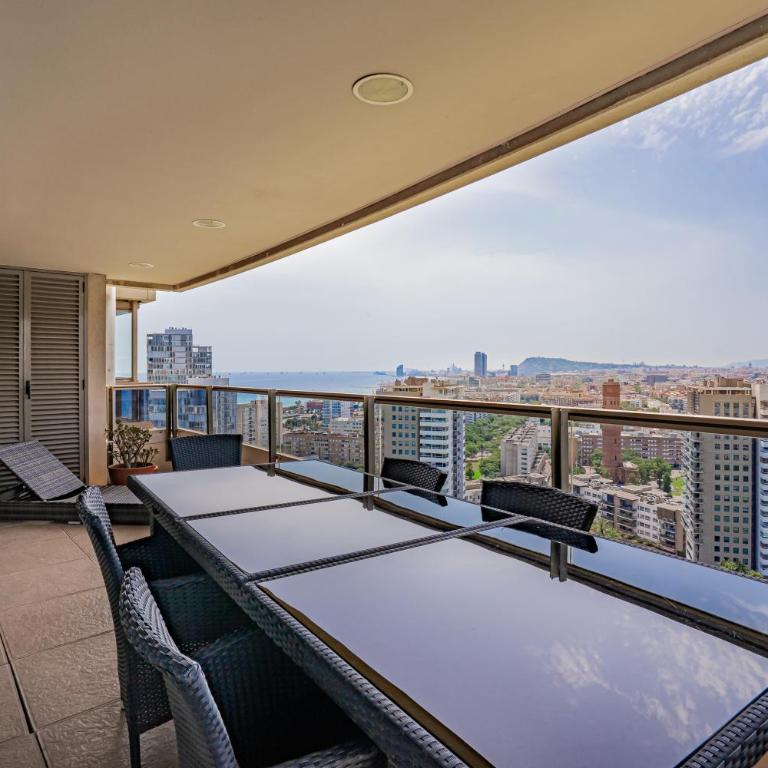 Penthouse Duplex with Epic Views - Apartamento - 52
