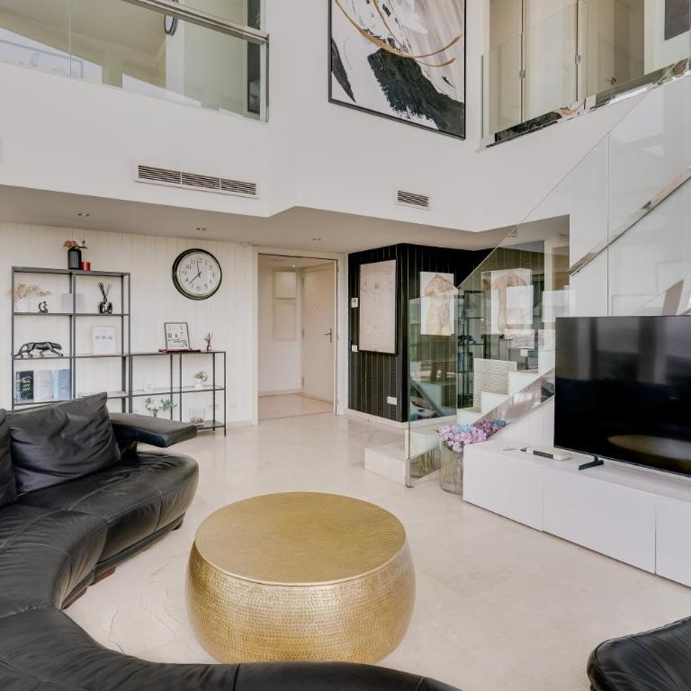 Penthouse Duplex with Epic Views - Apartamento - 4