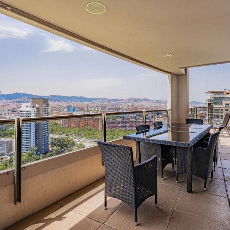 Penthouse Duplex with Epic Views - Apartamento - 50