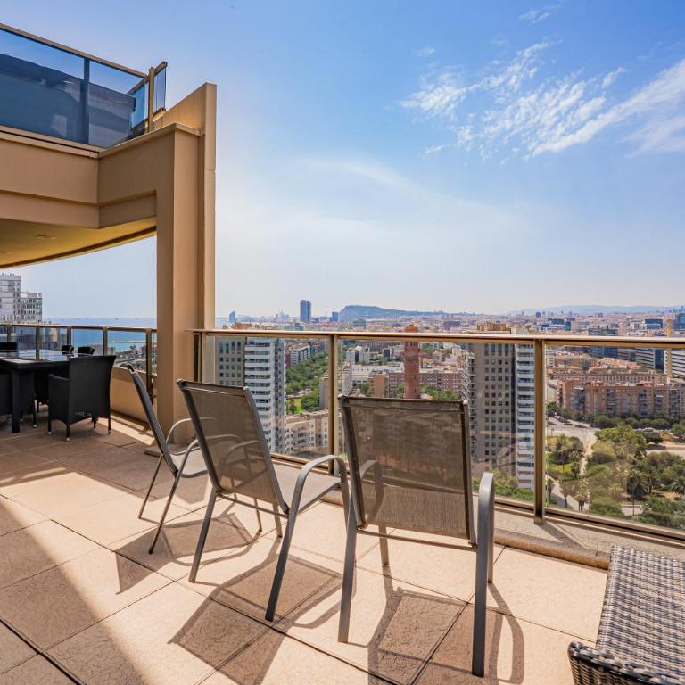 Penthouse Duplex with Epic Views - Apartamento - 53