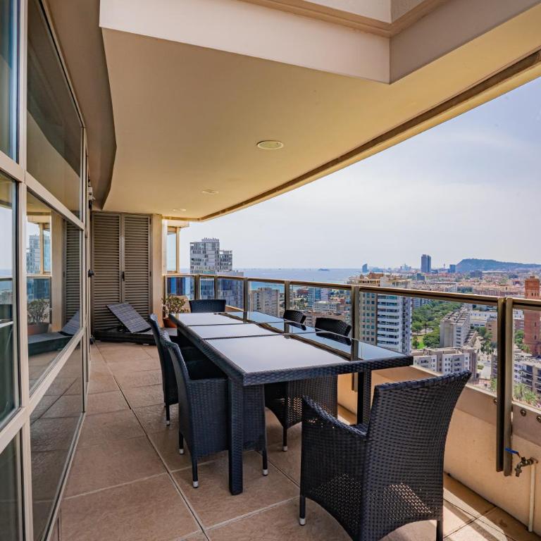 Penthouse Duplex with Epic Views - Apartamento - 51