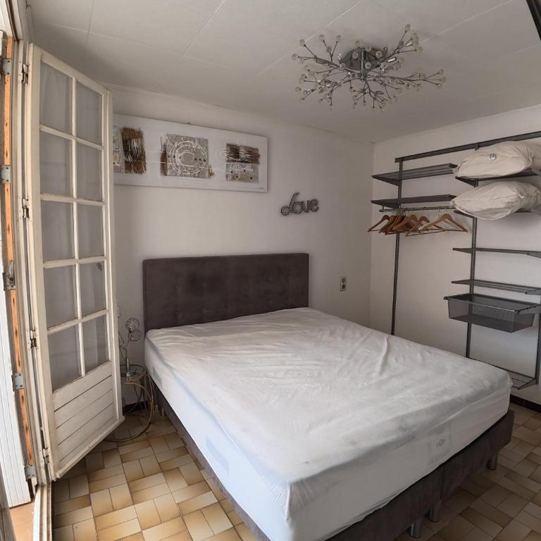 Villa Magaly T4 à 50 m de la plage et de Valras centre avec linge de lit et ménage inclus - Two-Bedroom Apartment with Sea View - 27