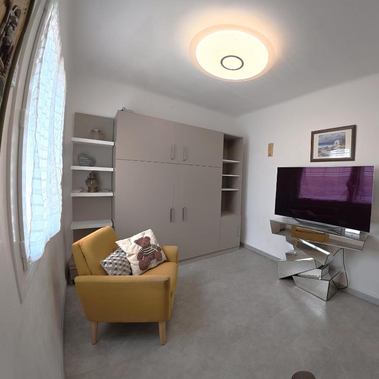 Villa Magaly T4 à 50 m de la plage et de Valras centre avec linge de lit et ménage inclus - Two-Bedroom Apartment with Sea View - 17