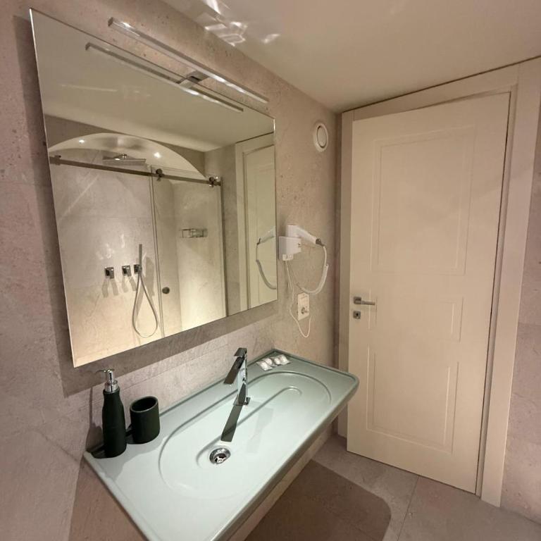Bellavitarooms-Fiore di Maggio Luxury Suites - Suite Con Balcone - 21