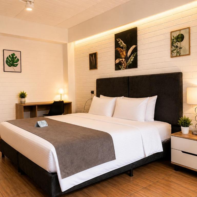 Hotel Provenza Garden - Deluxe Double Room with Bath - 4
