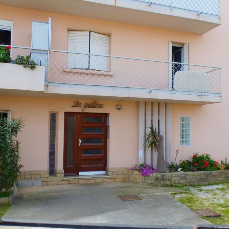 Beaches within walking distance private parking! - Apartamento - 13