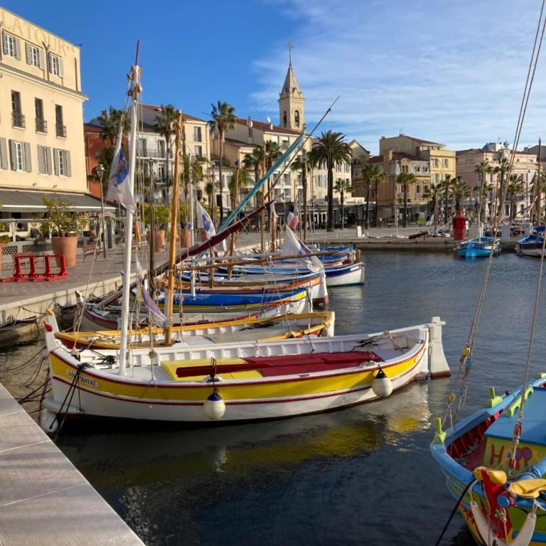 Beaches within walking distance private parking! - Apartamento - 18