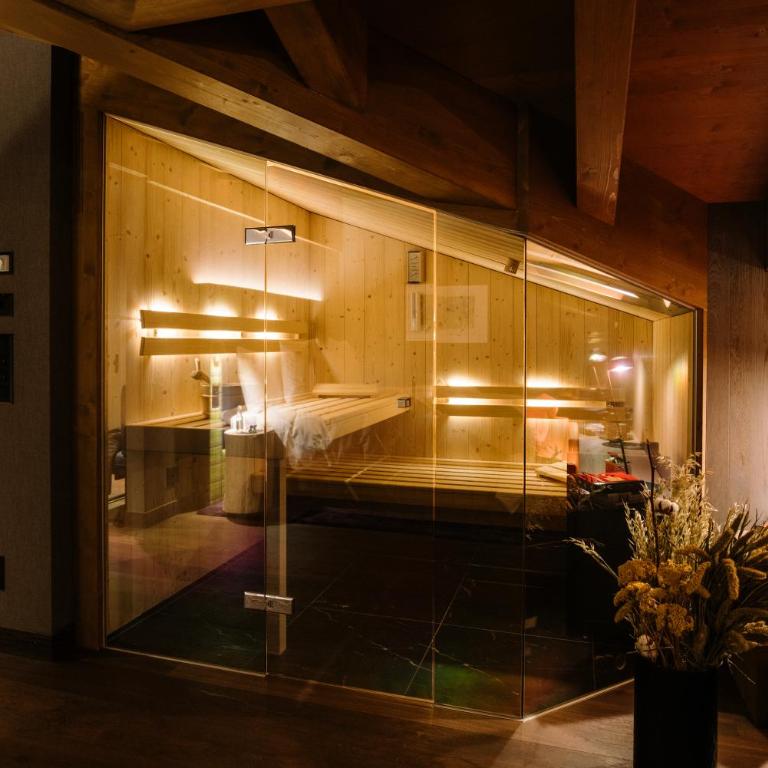 Bergwelt Grindelwald - Alpine Design Resort - Eiger View Spa Junior Suite - 3