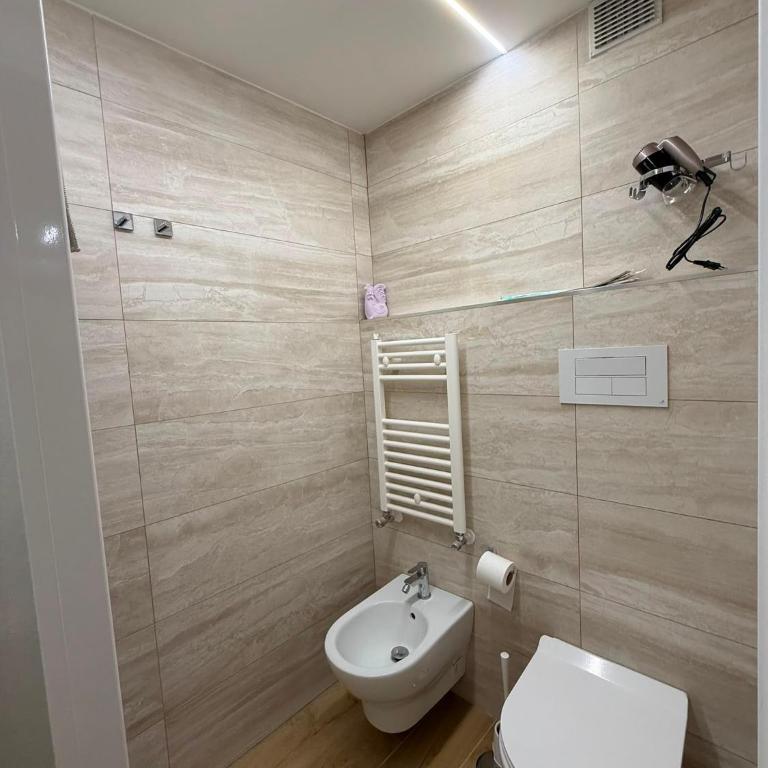 B&B Gallina 18 - Camera Quadrupla con Bagno Privato - 9