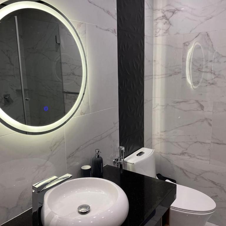 Sky Moon Equipetrol - One-Bedroom Apartment - 2