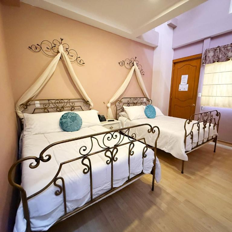 Hotel Casa Ruth Boutique Cuenca - Habitación Cuádruple Confort - 6
