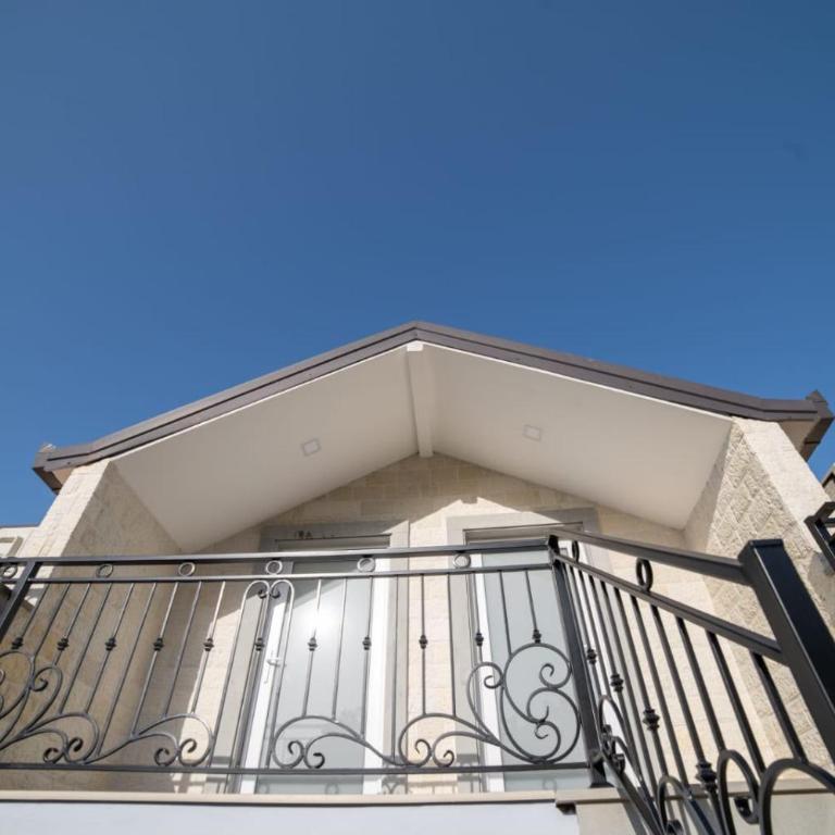 Villa Bari - Apartman sa 1 Spavaćom Sobom, Balkonom i Pogledom na Grad - 17