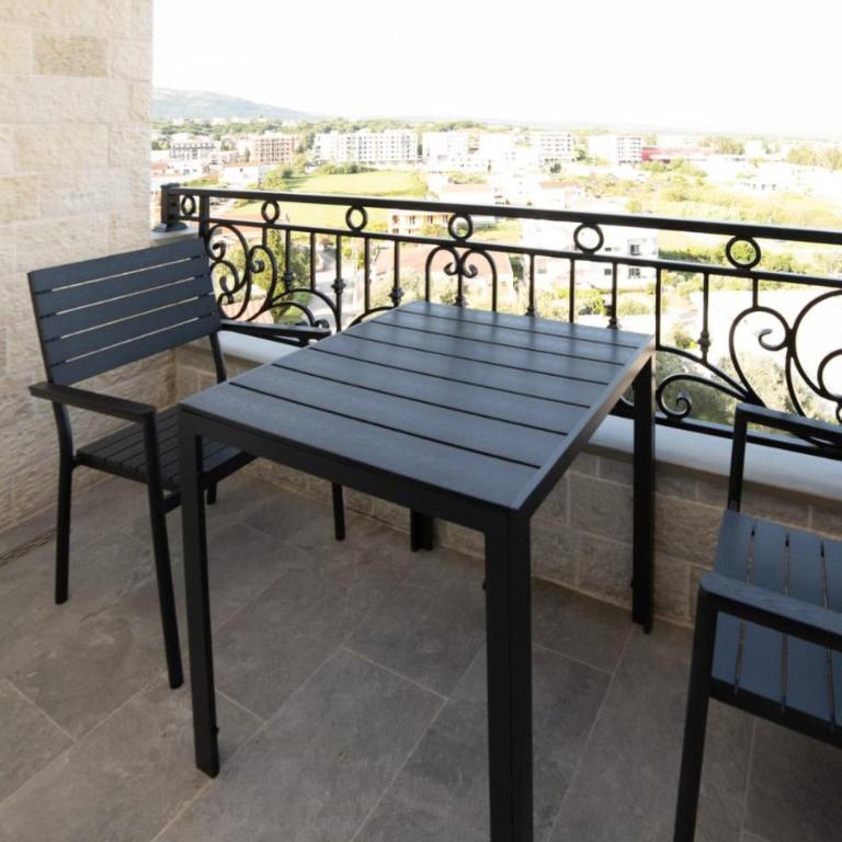 Villa Bari - Apartman sa 1 Spavaćom Sobom, Balkonom i Pogledom na Grad - 25