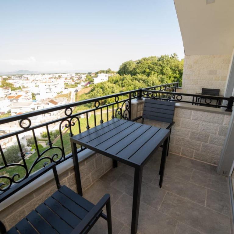 Villa Bari - Apartman sa 1 Spavaćom Sobom, Balkonom i Pogledom na Grad - 36