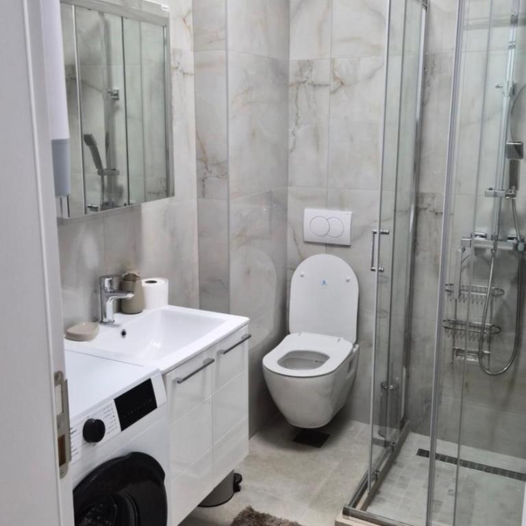 Bella Mare Apartments - One-Bedroom Apartment - 2