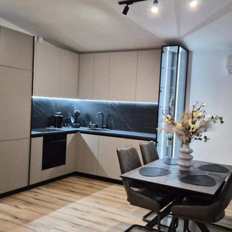 Bella Mare Apartments - One-Bedroom Apartment - 6