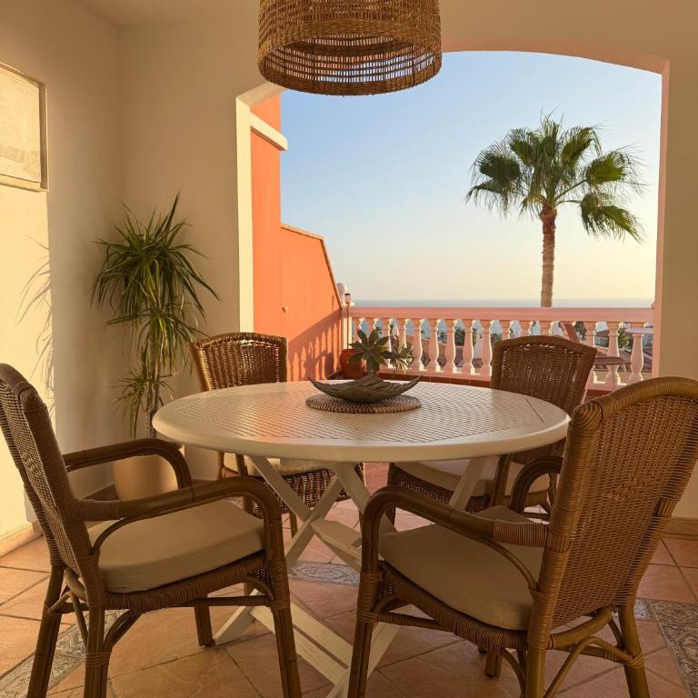 Playa del Duque-Amazing views 2 bedroom - Apartment mit Meerblick - 10
