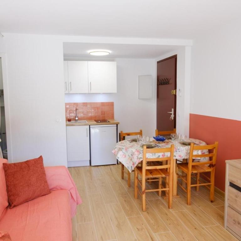 Apartment with garden and parking in Sainte-Maxime - Apartment - 5