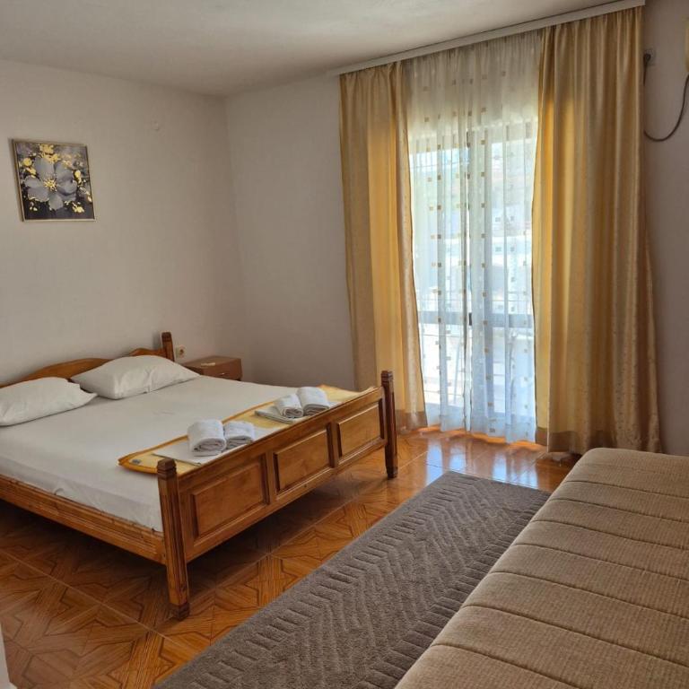 Apartmani DeKan - Trokrevetna Soba - 1