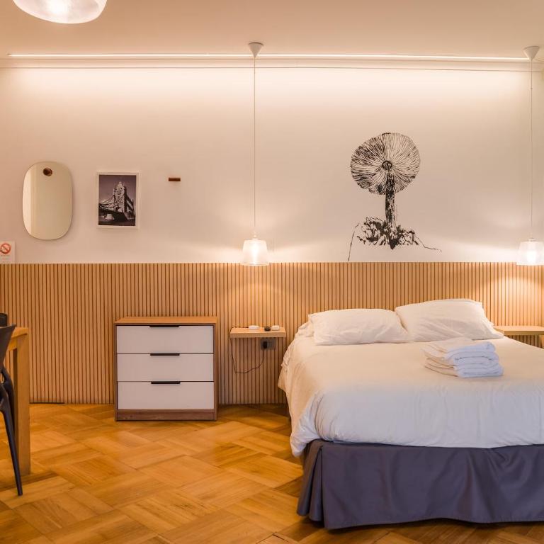 Metro to Fun 1BR near Bellavista & Hospital - Studio - 4
