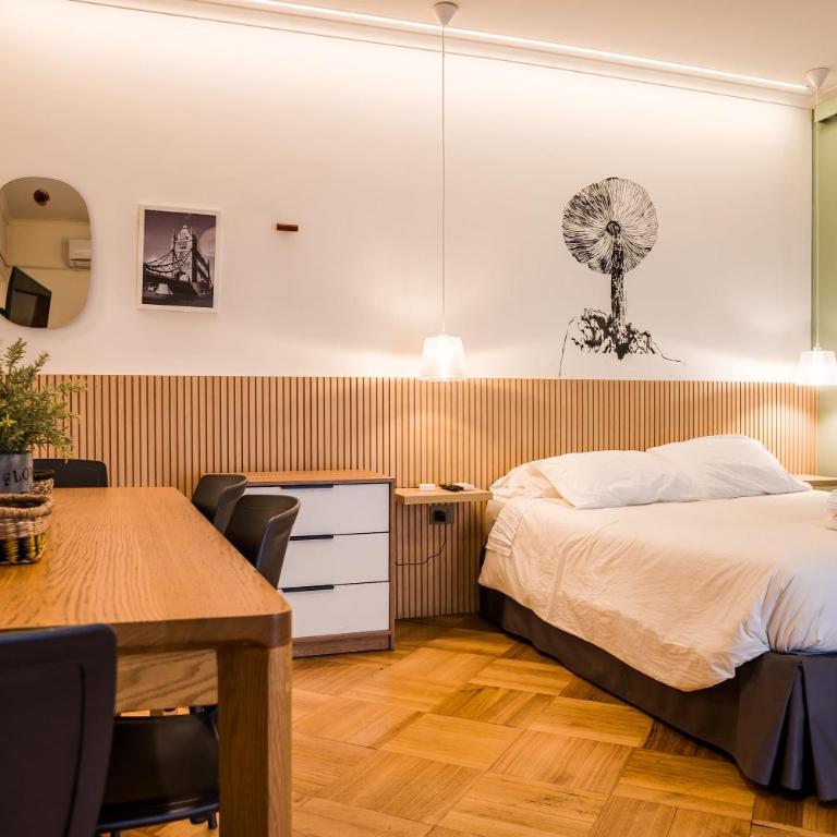 Metro to Fun 1BR near Bellavista & Hospital - Studio - 1
