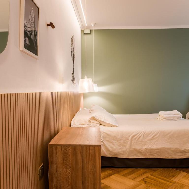 Metro to Fun 1BR near Bellavista & Hospital - Studio - 12