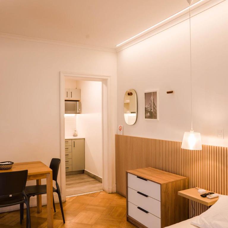 Metro to Fun 1BR near Bellavista & Hospital - Studio - 13