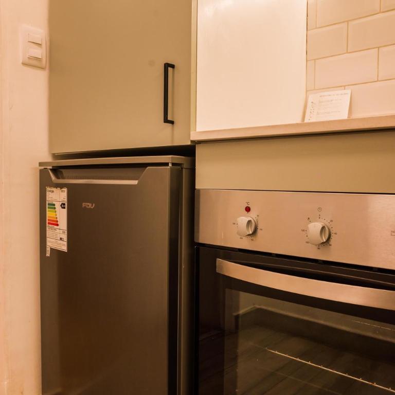 Metro to Fun 1BR near Bellavista & Hospital - Studio - 26