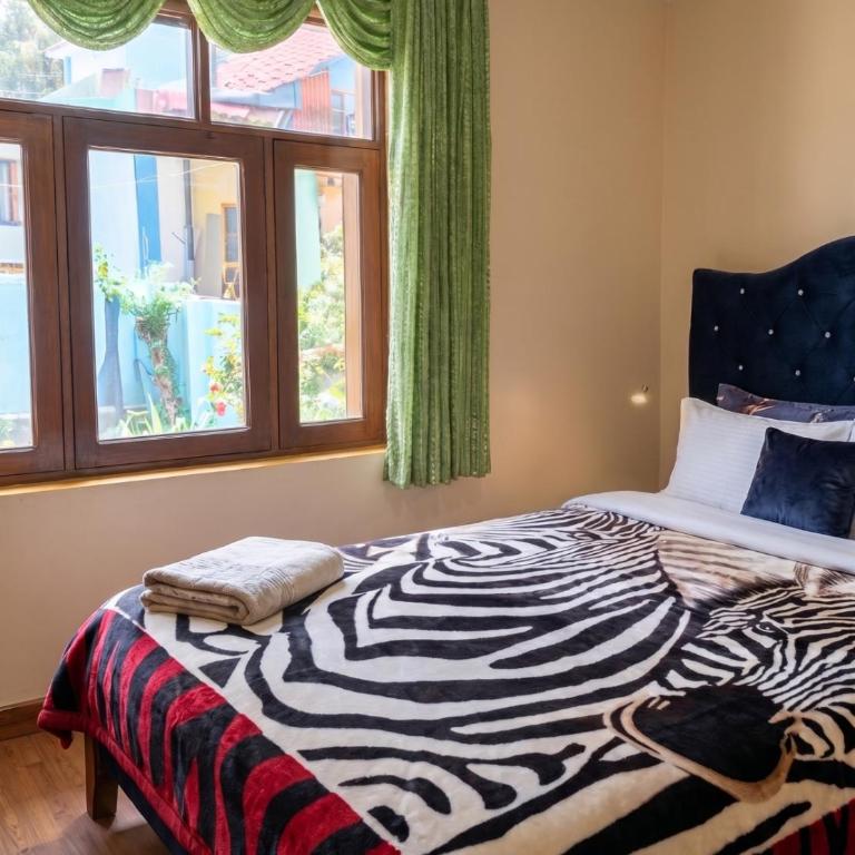 Casa Abuelito's Andean Haven - Two-Bedroom House - 4