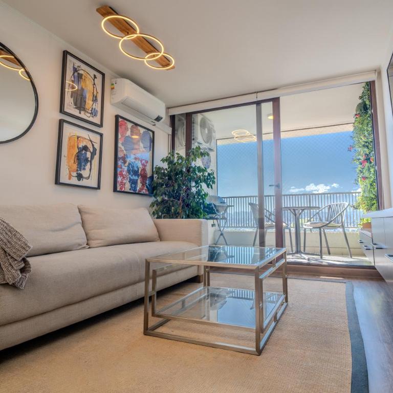 Moderno Depto 2D con Vista a la Cordillera, Terraza y Parking - Two-Bedroom Apartment - 1