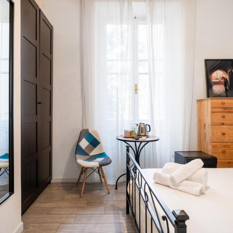 Iola Rooms Cagliari - Single Room with Private Bathroom - 4