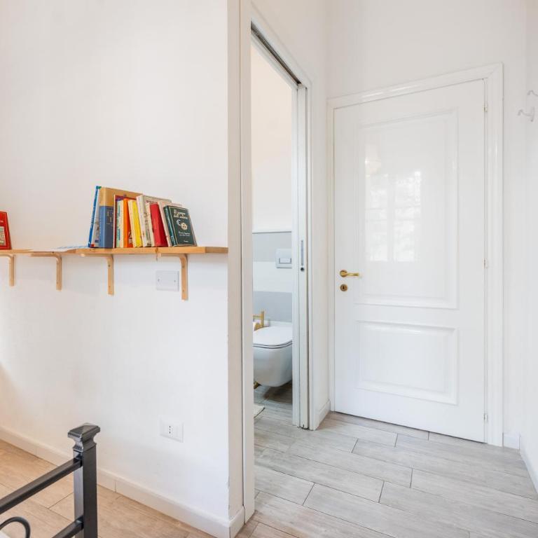 Iola Rooms Cagliari - Single Room with Private Bathroom - 7
