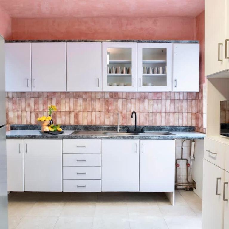 Combo Marrakesh house kesh · Duplex, 2 joint houses.10Br, 7.5 bath, 22 guest - Appartement - 61