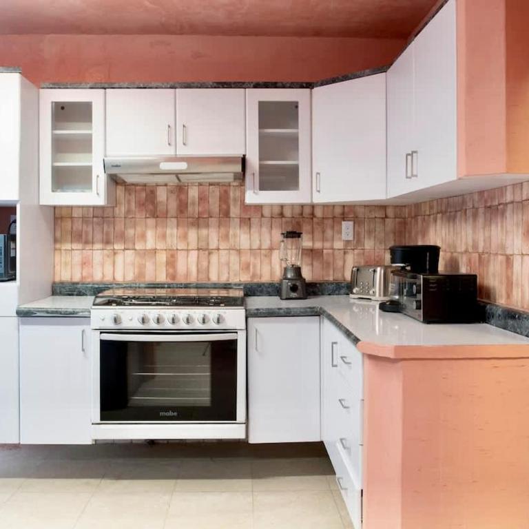Combo Marrakesh house kesh · Duplex, 2 joint houses.10Br, 7.5 bath, 22 guest - Appartement - 62