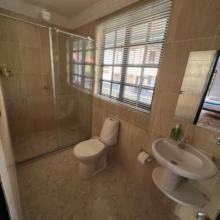 Tangara Real Hotel Campestre - Habitación Cuádruple con baño privado - 1