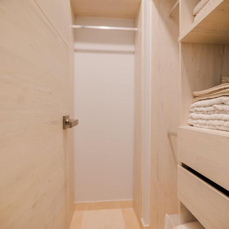 Modern apt with 2 BR BBQ and views - Apartment with Sea View - 24