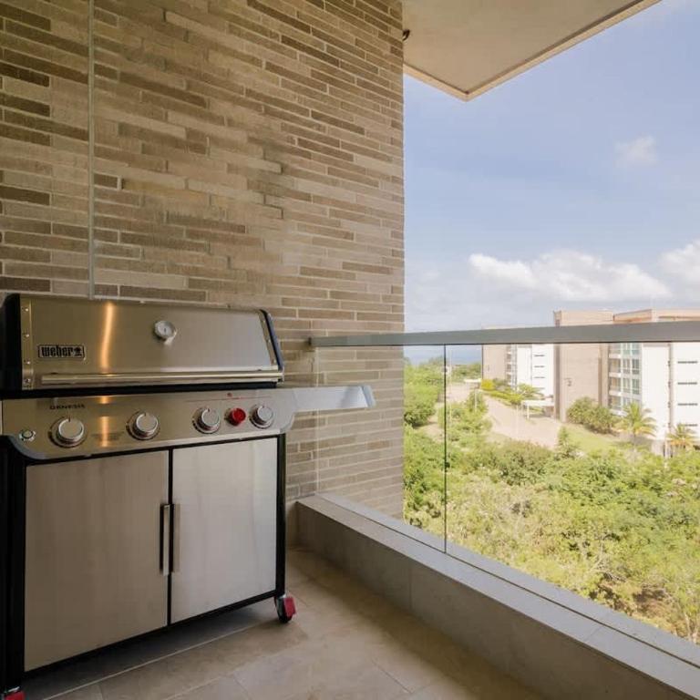 Modern apt with 2 BR BBQ and views - Apartment with Sea View - 32