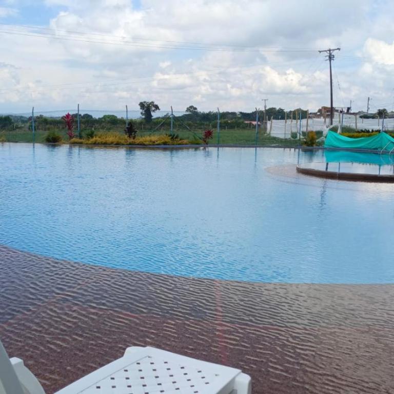 HERMOSO APARTAMENTO en SECTOR TURISTICO - Apartamento de 2 dormitorios - 4
