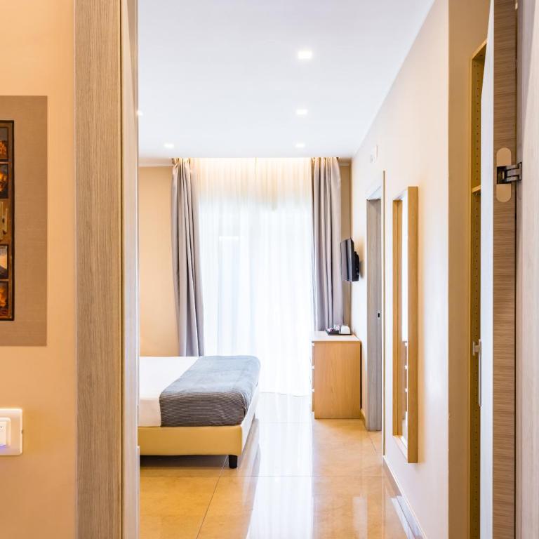 MDC Luxury Rooms Naples - Triple Room - 4