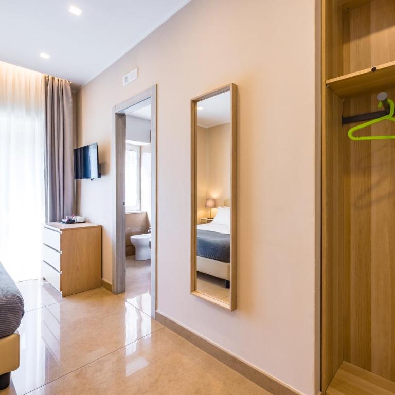 MDC Luxury Rooms Naples - Triple Room - 9