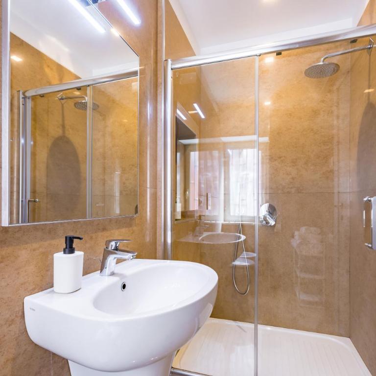 MDC Luxury Rooms Naples - Triple Room - 12