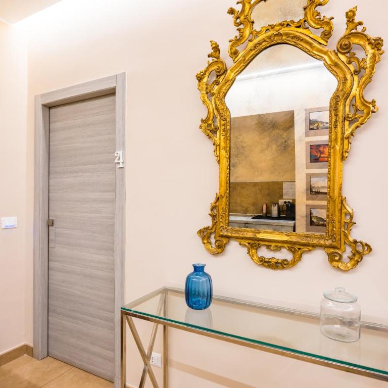 MDC Luxury Rooms Naples - Triple Room - 23