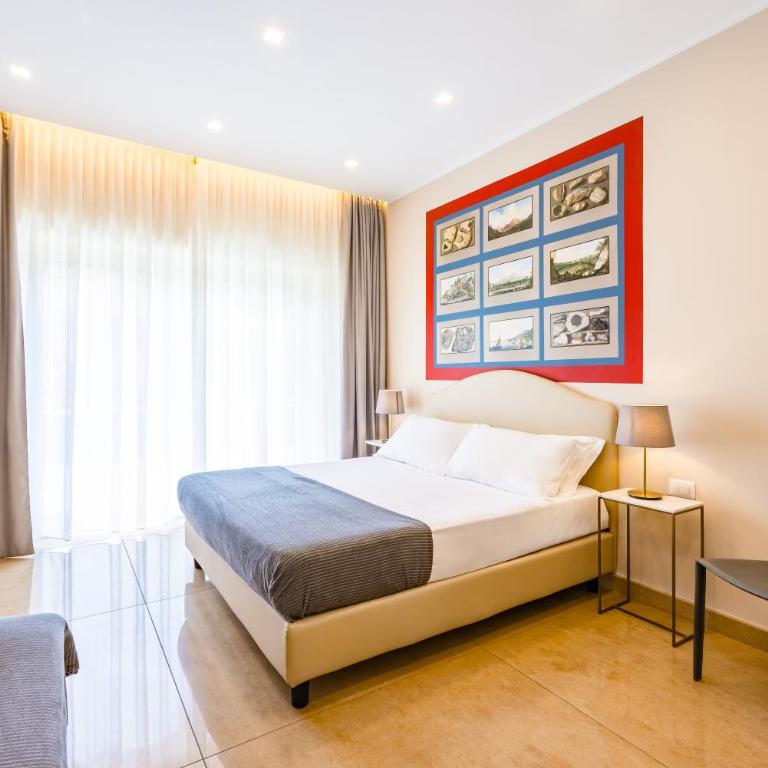 MDC Luxury Rooms Naples - Triple Room with Terrace - 1