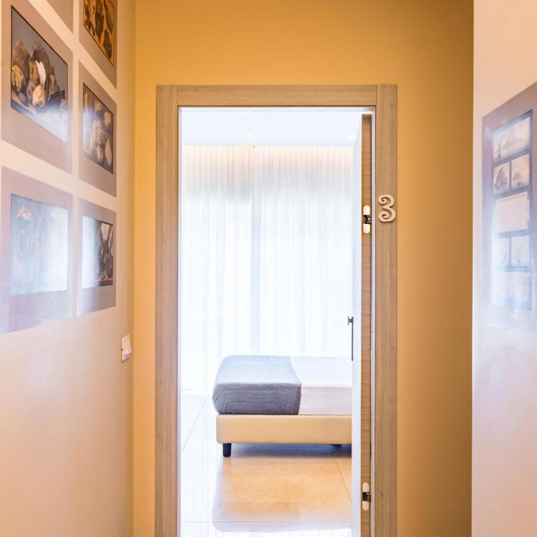 MDC Luxury Rooms Naples - Triple Room with Terrace - 15
