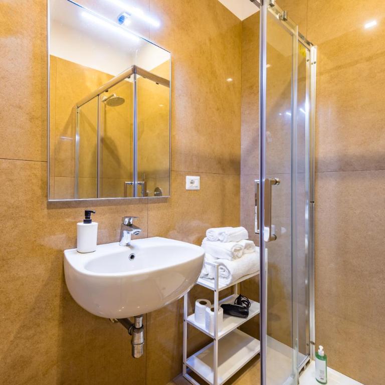 MDC Luxury Rooms Naples - Triple Room with Terrace - 22
