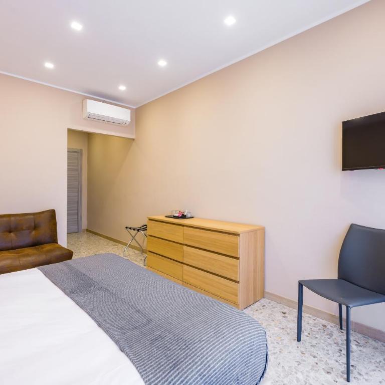MDC Luxury Rooms Naples - Triple Room - 6
